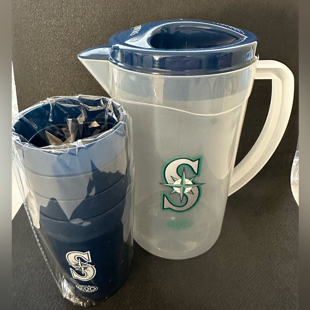 Seattle Mariners Pitcher and 4 Cups Set MLB NEW